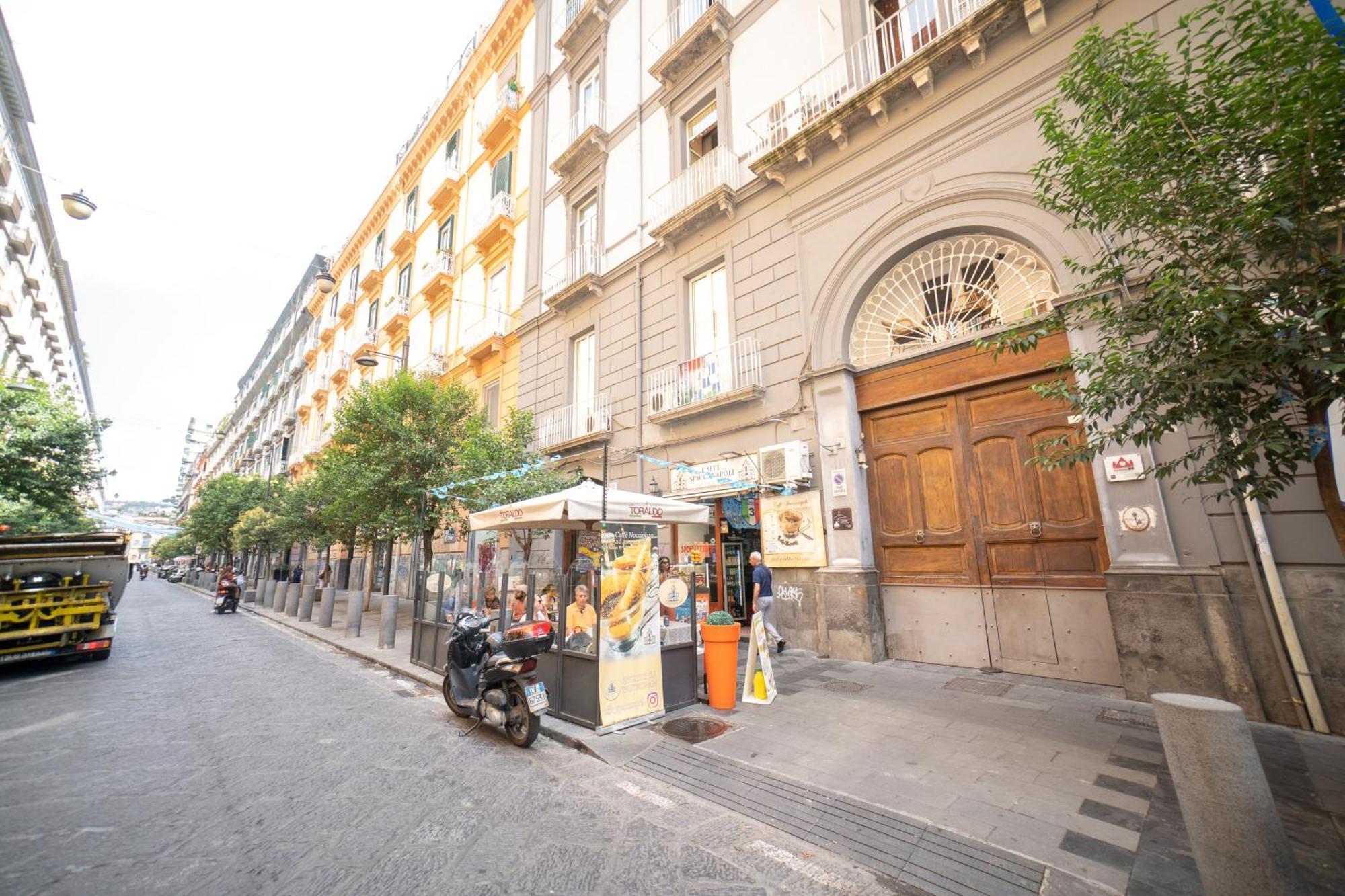 Il Duomo A Due Passi Apartment Naples Exterior photo